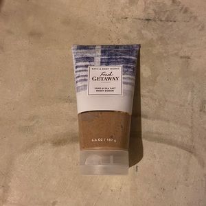 Fresh Getaway Sand and Sea Salt Body Scrub